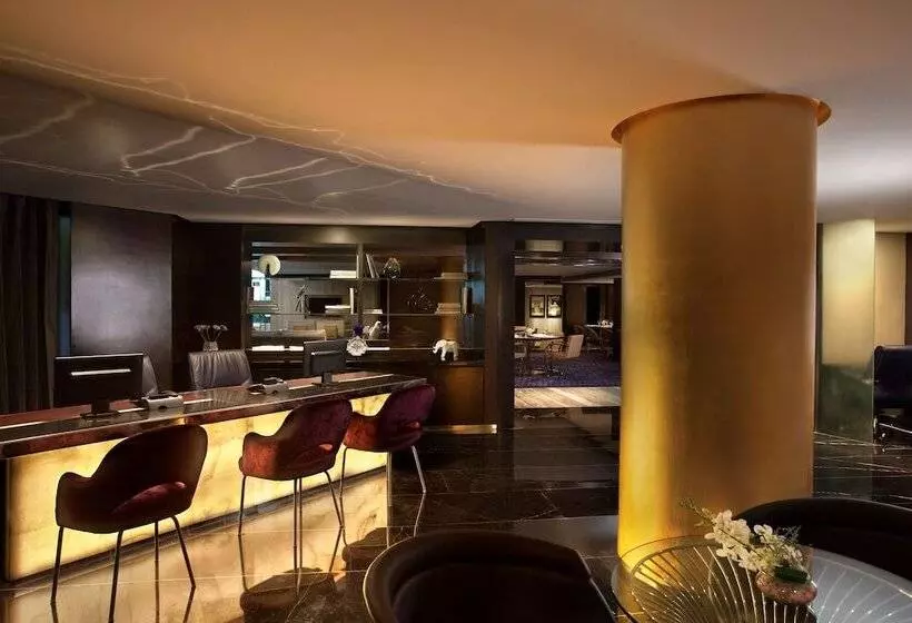 هتل Radisson Blu Plaza Delhi Airport