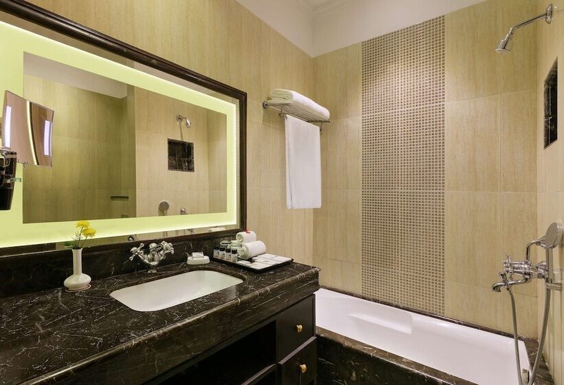 هتل Ramada Khajuraho