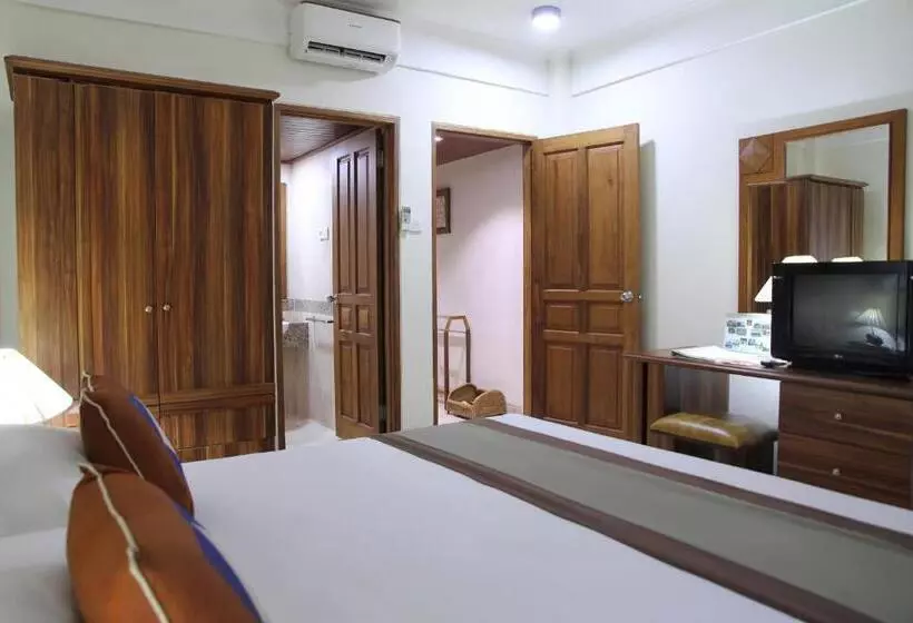 Отель The Jayakarta Bali Beach Resort