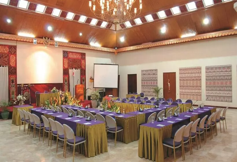 Отель The Jayakarta Bali Beach Resort