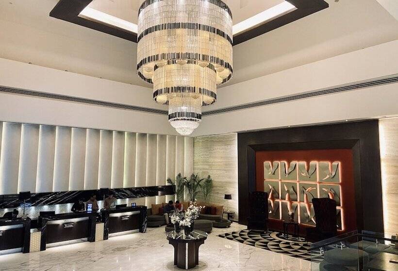 هتل The Landmark Towers