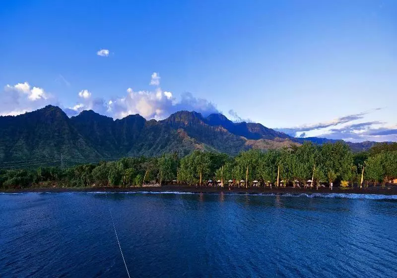 Matahari Beach Resort & Spa