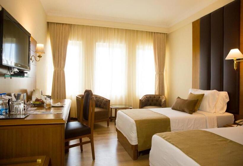 Peerless Hotel Kolkata