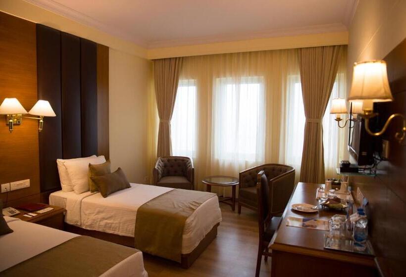 Peerless Hotel Kolkata