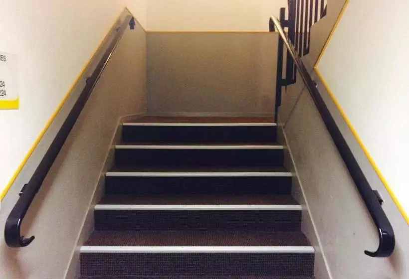 Fasthotel Montereau   Esmans