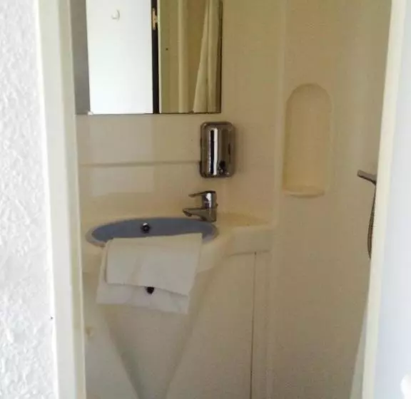 Fasthotel Montereau   Esmans