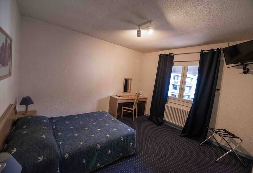 Отель Hôtel De La Poste