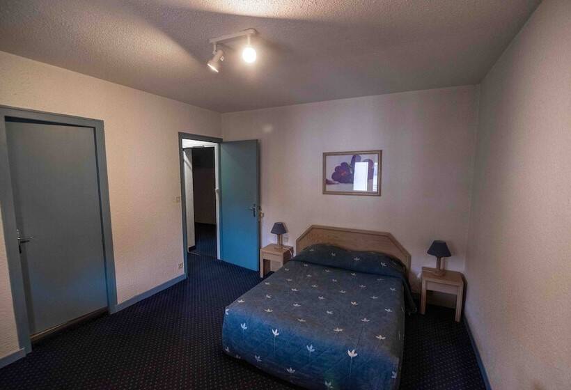 Отель Hôtel De La Poste