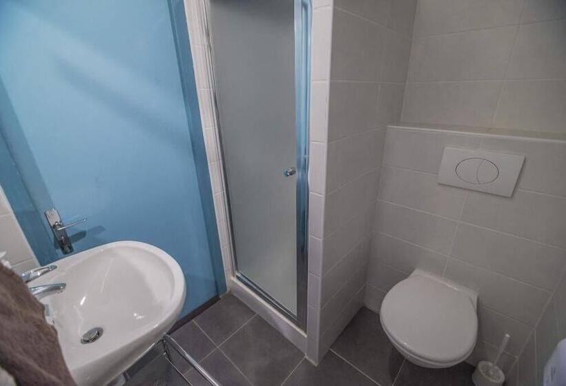 Отель Hôtel De La Poste