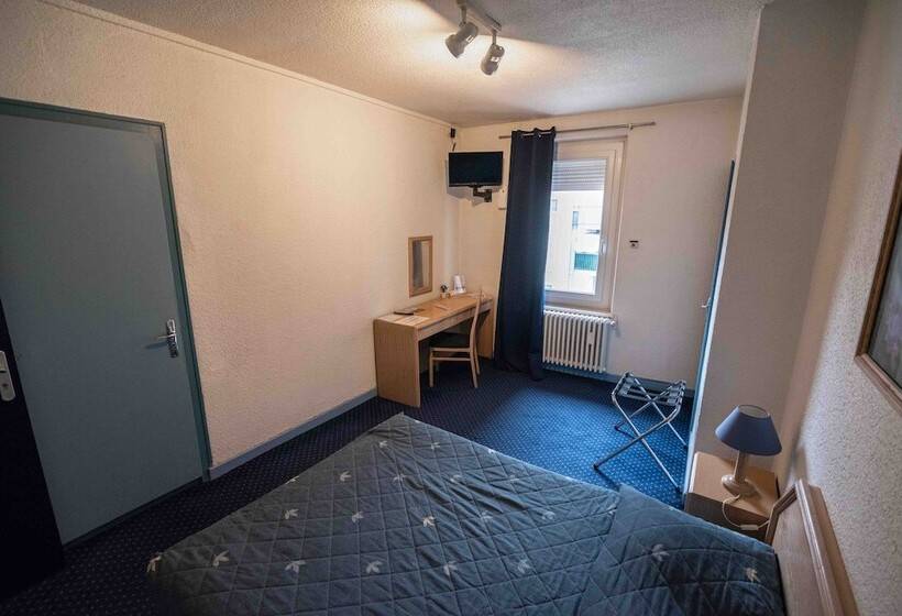 Отель Hôtel De La Poste