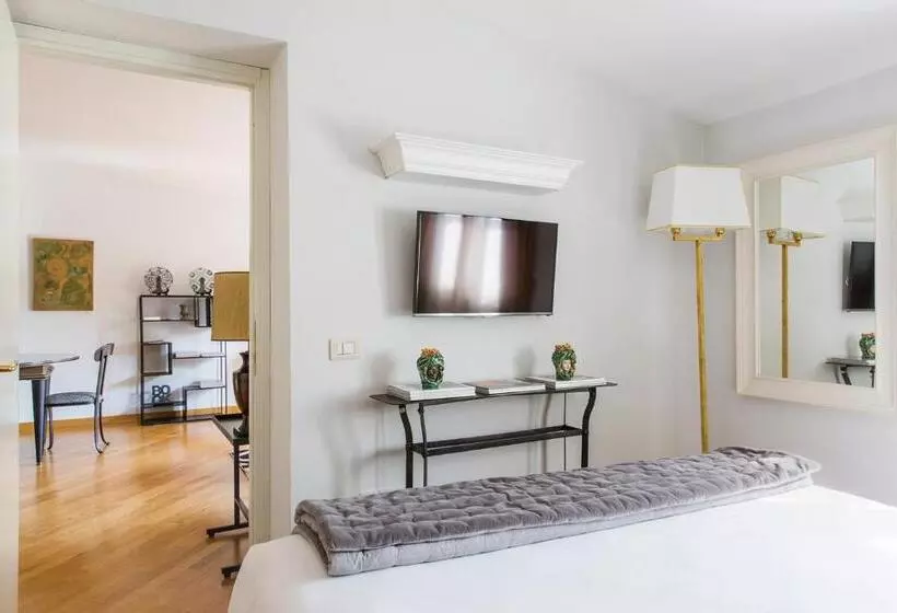 ホテル Adriano