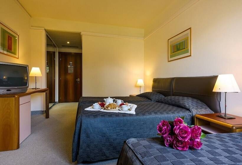 בית מלון כפרי Albornoz Palace