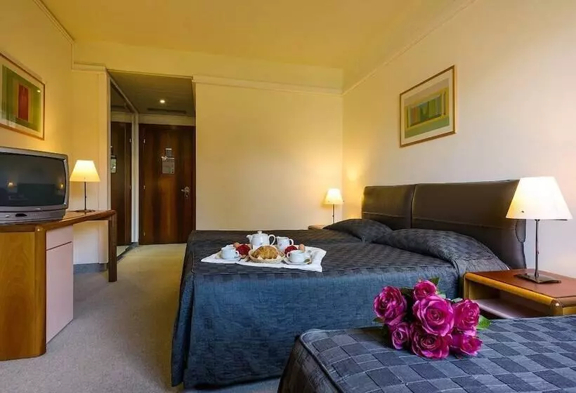 호텔 Albornoz Palace