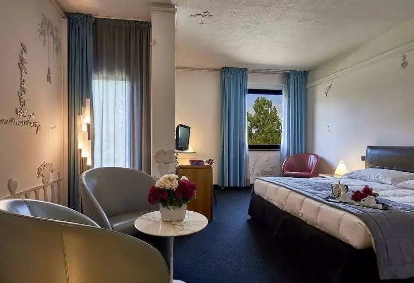 호텔 Albornoz Palace