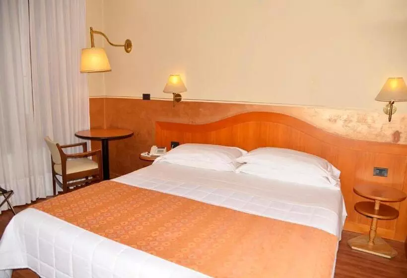 Hotel Amadeus E Teatro