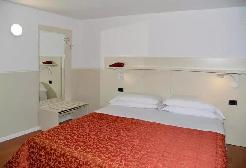 Hotel Amadeus E Teatro