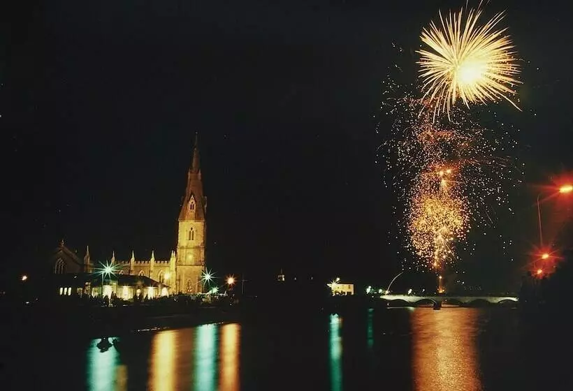 Отель Downhill Inn