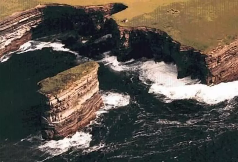 Отель Downhill Inn