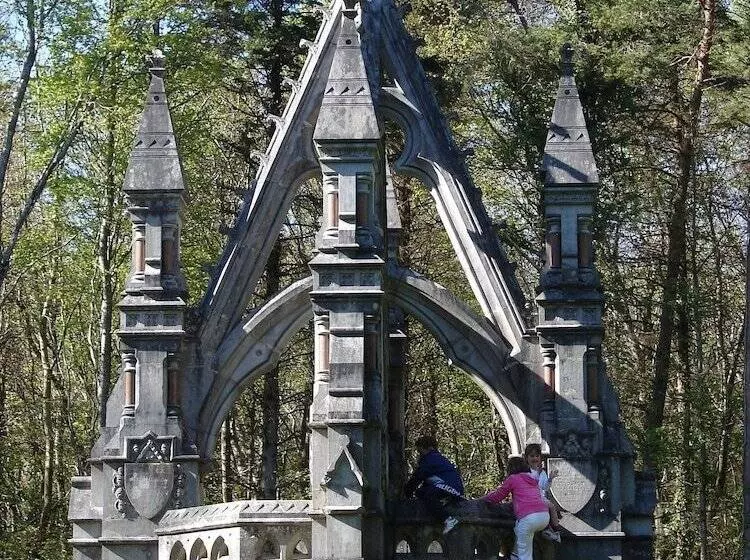 Отель Downhill Inn