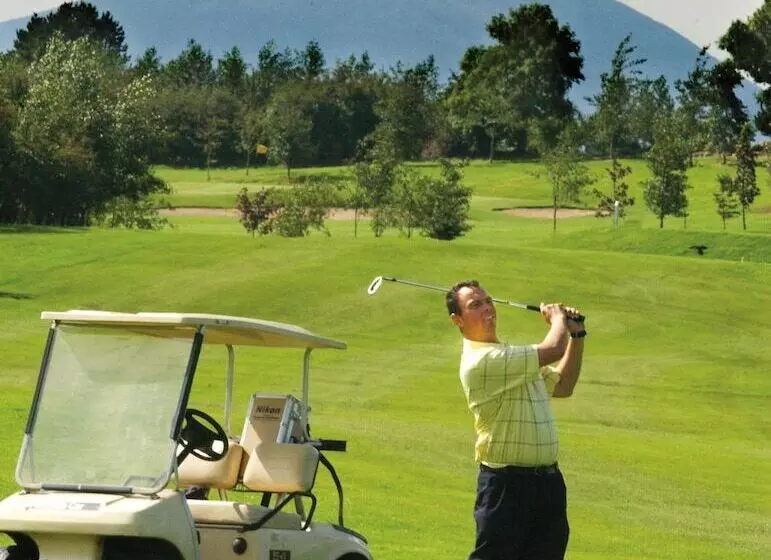 Отель Downhill Inn