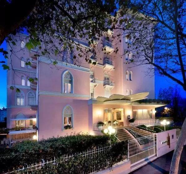 هتل Milton Rimini