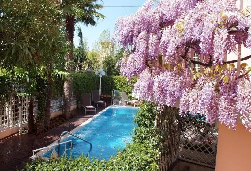 هتل Milton Rimini