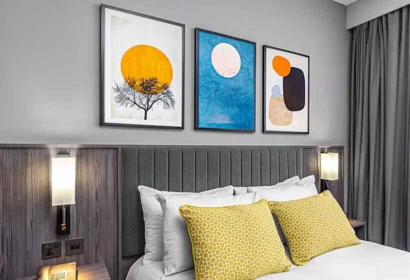 Plaza Hotel Tallaght