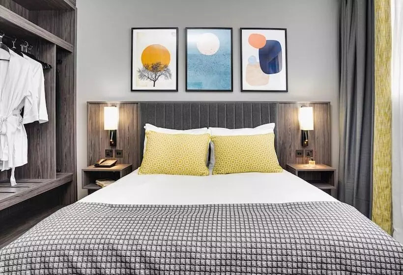 Plaza Hotel Tallaght