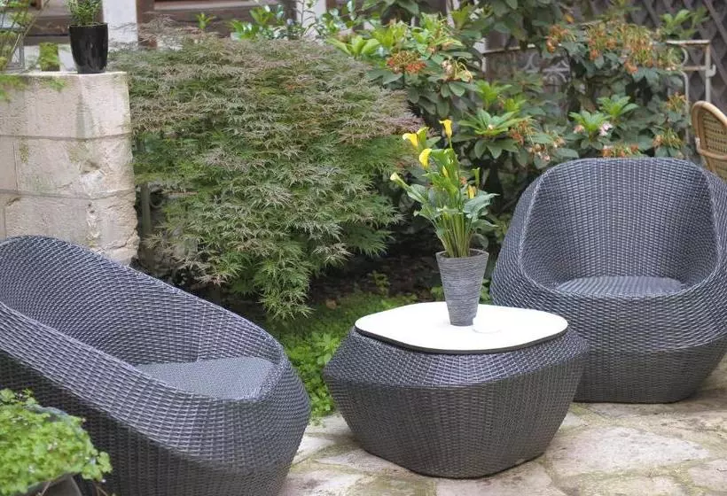 Hotelli Hôtel De La Cathédrale