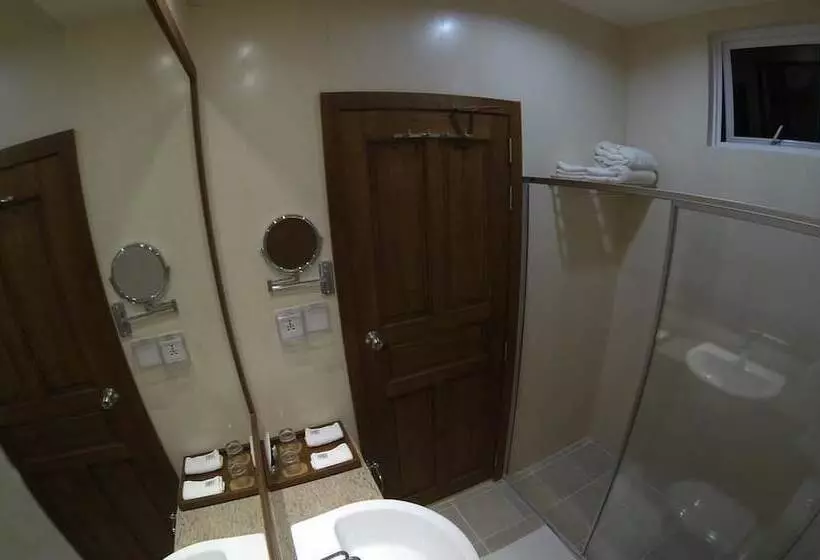 هتل Meri Maldives