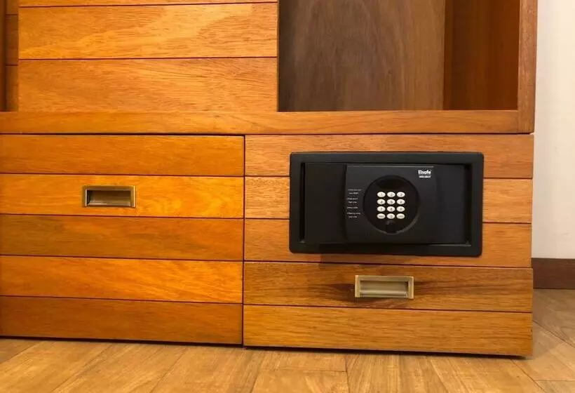 هتل Meri Maldives