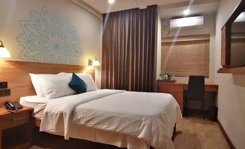 هتل Meri Maldives