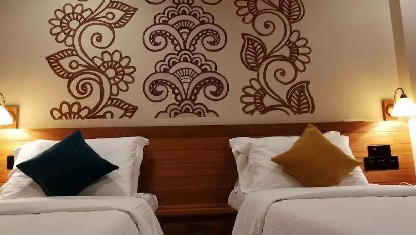 هتل Meri Maldives