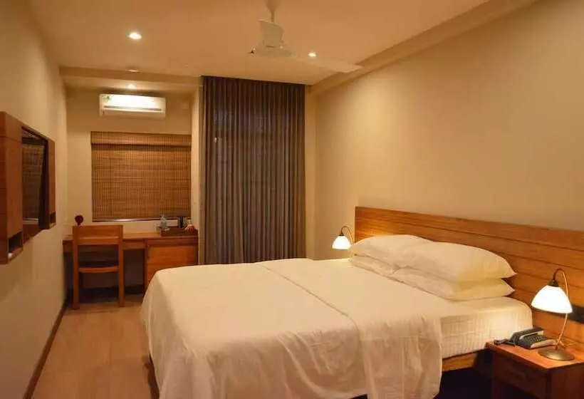 هتل Meri Maldives