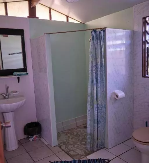 تختخواب و صبحانه Inaiti Lodge