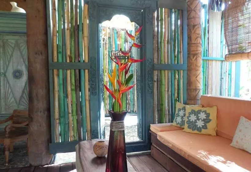 مسافرخانه Green Lodge Moorea