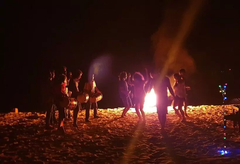 پانسیون Omadhoo Inn