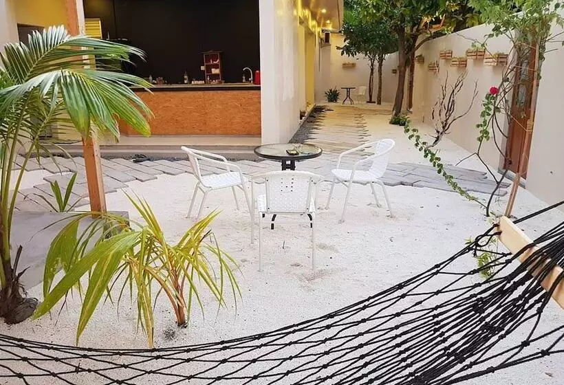 پانسیون Omadhoo Inn