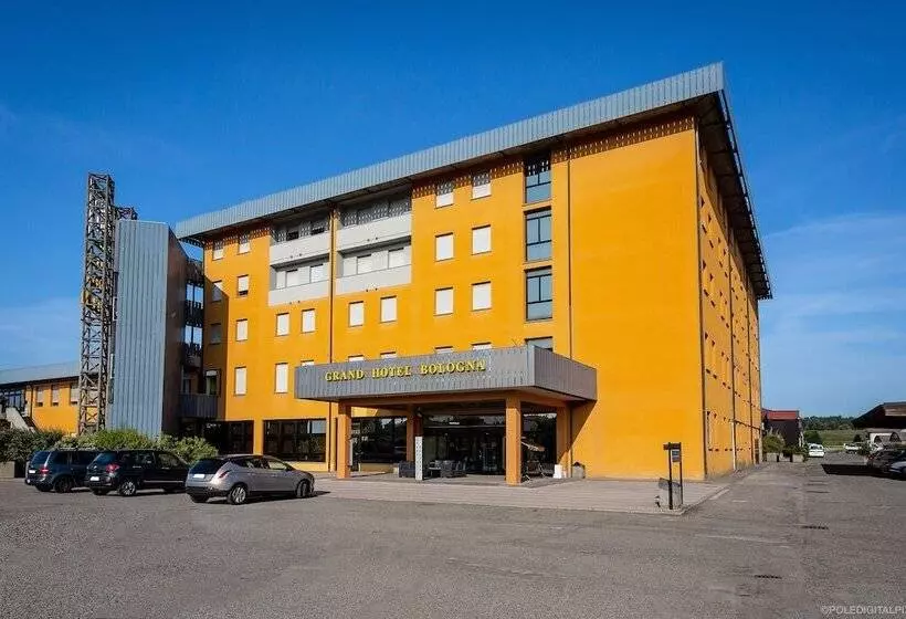 Отель Rhi Porta Bologna