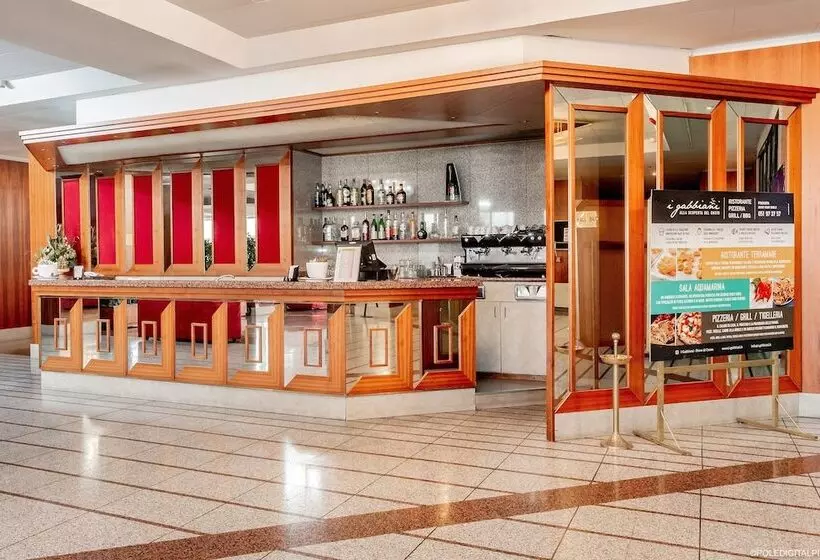 Отель Rhi Porta Bologna