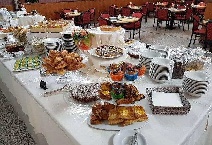 Отель Rhi Porta Bologna