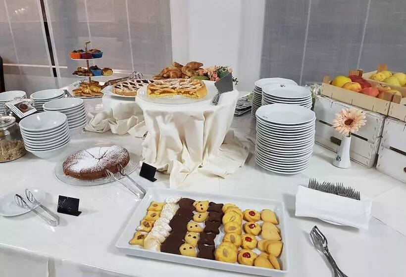 Отель Rhi Porta Bologna