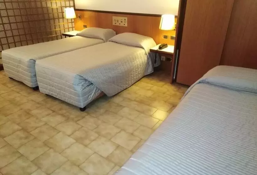 Отель Rhi Porta Bologna