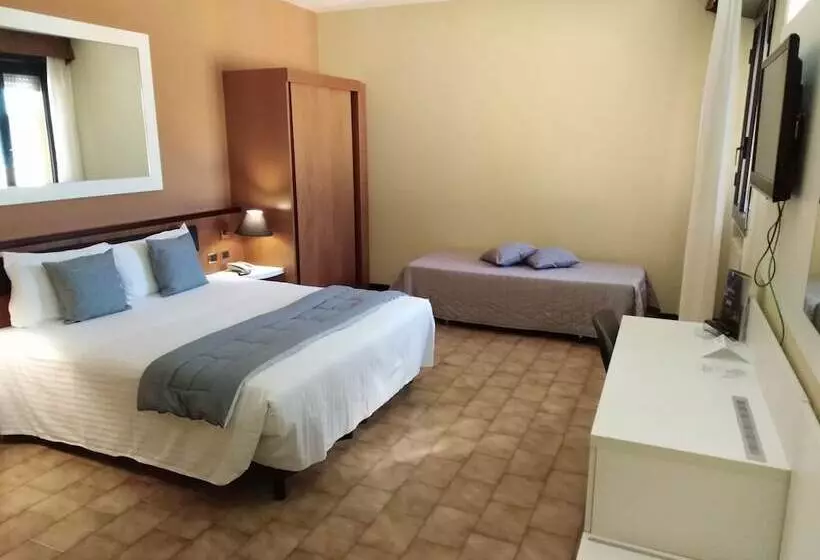 Отель Rhi Porta Bologna