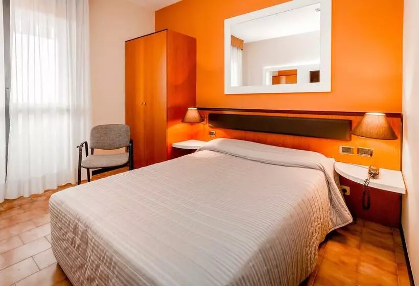 Отель Rhi Porta Bologna