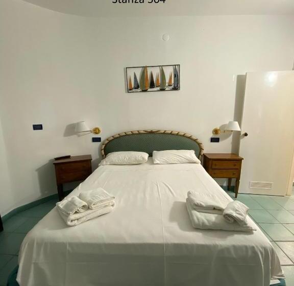 فندق Il Gabbiano Palinuro