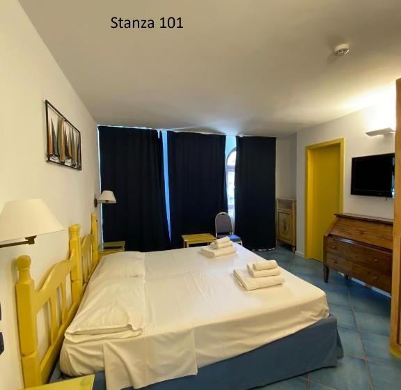 فندق Il Gabbiano Palinuro