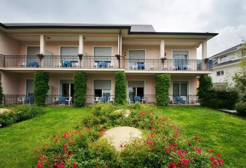 Отель Lido La Perla Nera