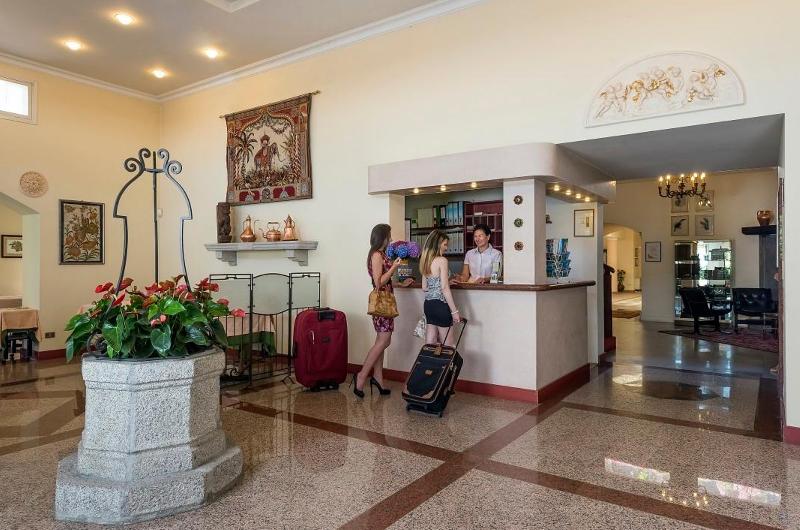 هتل Lido La Perla Nera