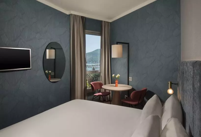 فندق NH La Spezia